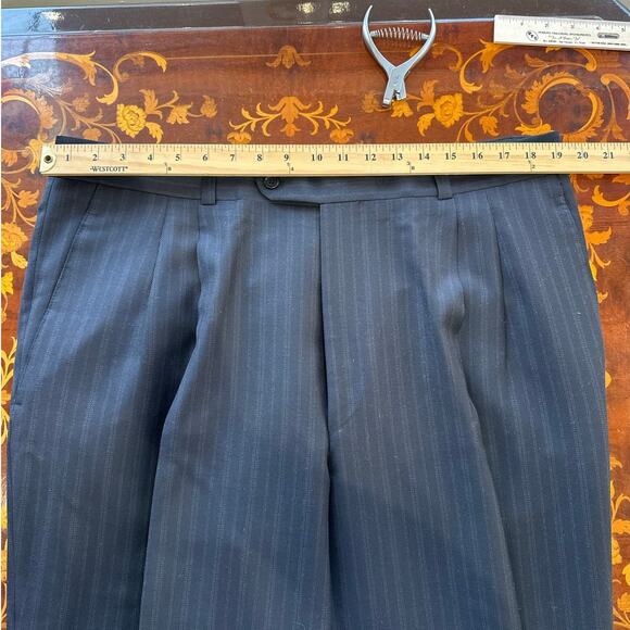 Hugo Boss 2 Piece Suit - Picture 12 of 12